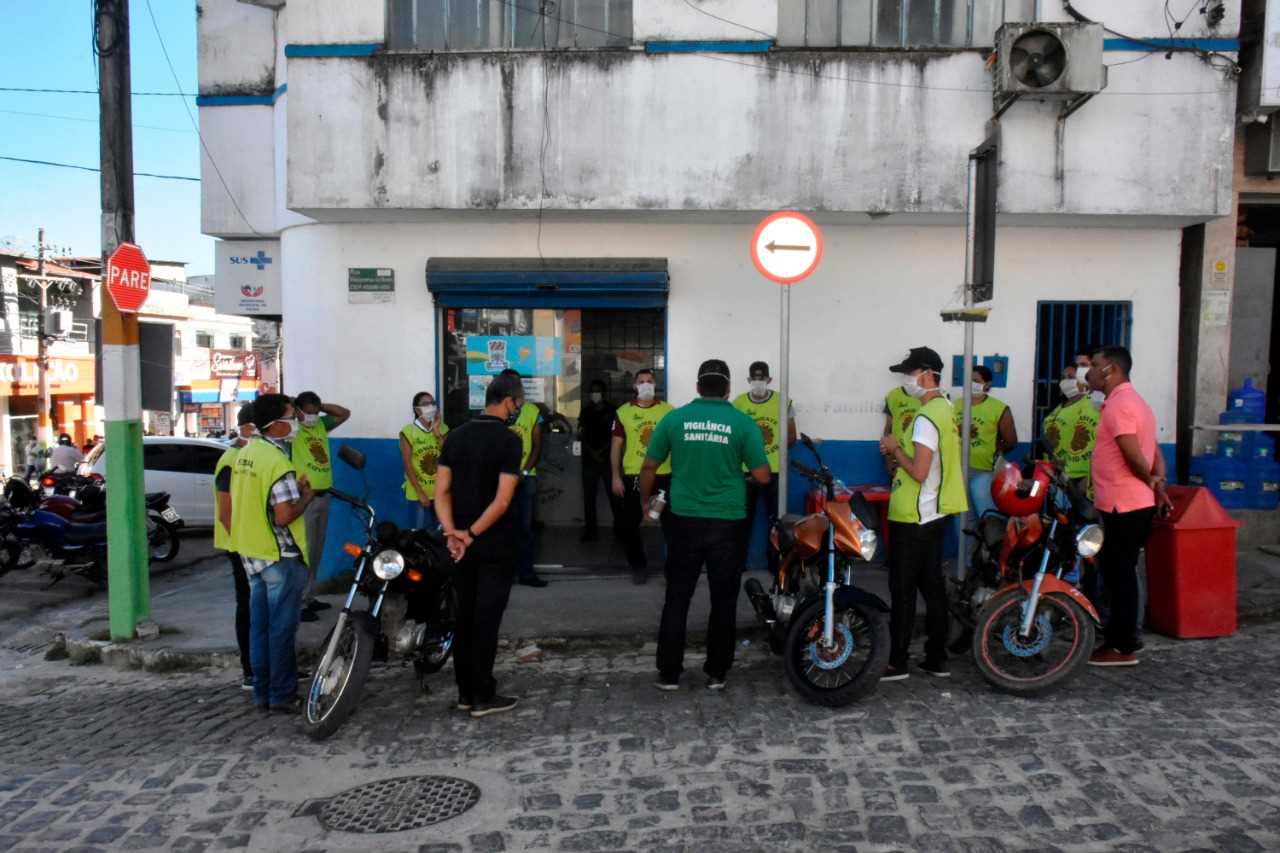Camacã: Prefeitura contrata equipe para orientar e conter aglomeração no centro da cidade